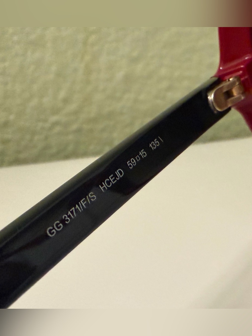 Gucci red sunglasses with GG Logo and Green/Red Stripe~ New with Case - Picture 7 of 12
